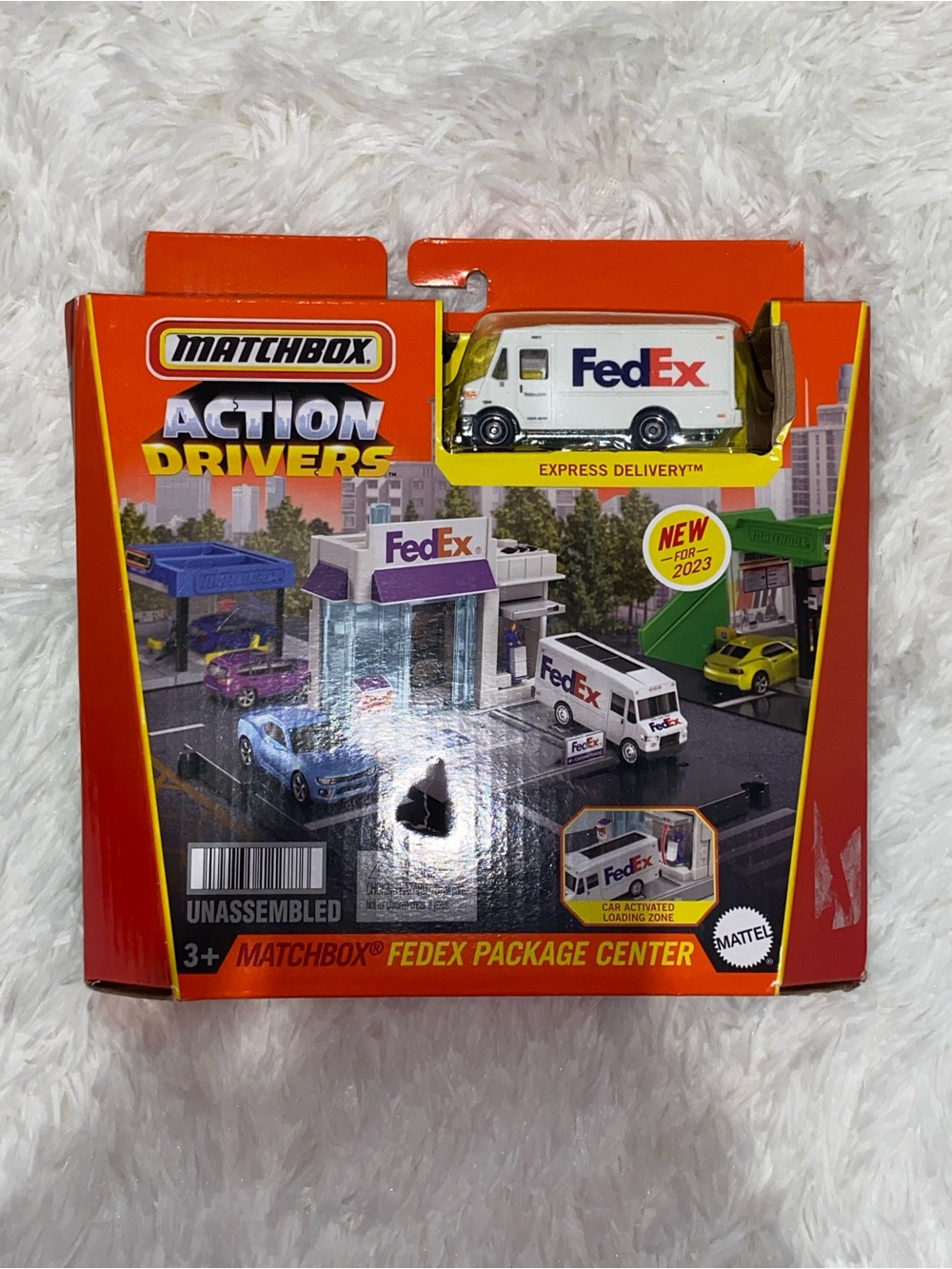 Matchbox Action Drivers - Fedex Package Center with Fedex Truck Van Mattel NIB